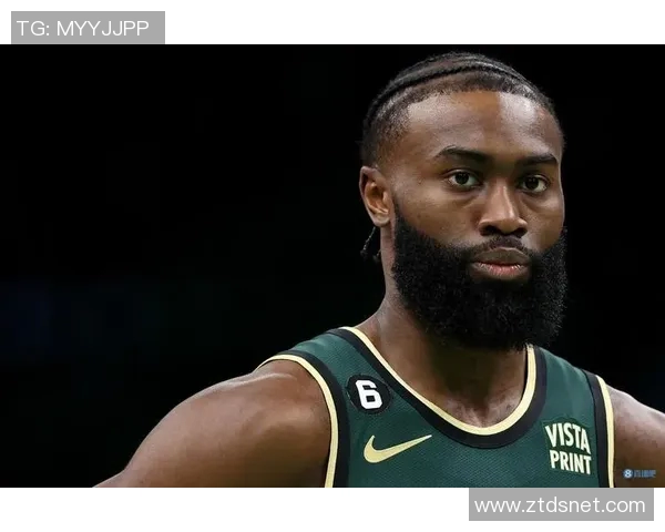 十年时光见证成长杰伦布朗分享新秀时期对比照引发球迷共鸣 十年时光见证成长杰伦布朗分享新秀时期对比照引发球迷共鸣