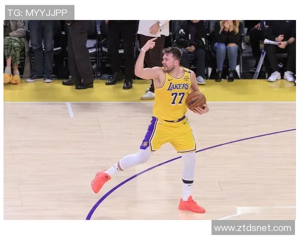 NBA杜兰特21分东契奇33+11 太阳96-107湖人 NBA杜兰特21分东契奇33+11 太阳96-107湖人