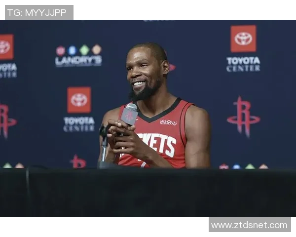 乌度卡希望靠杜兰特申京阿门创造三分球机会 所有阵容都能运用联防战术 乌度卡希望靠杜兰特申京阿门创造三分球机会 所有阵容都能运用联防战术