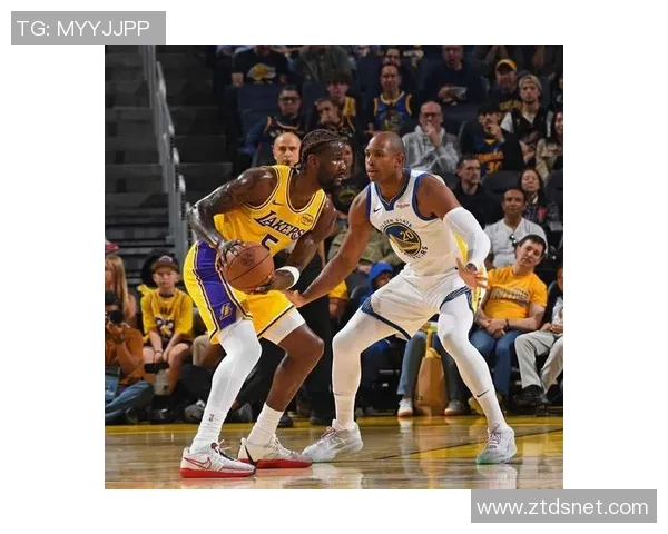 NBA-库里14分布朗尼5分5失误艾顿7+7 勇士轻取湖人 NBA-库里14分布朗尼5分5失误艾顿7+7 勇士轻取湖人