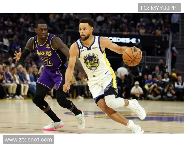 NBA揭幕战:库里23+4 勇士119-109胜湖人 NBA揭幕战:库里23+4 勇士119-109胜湖人