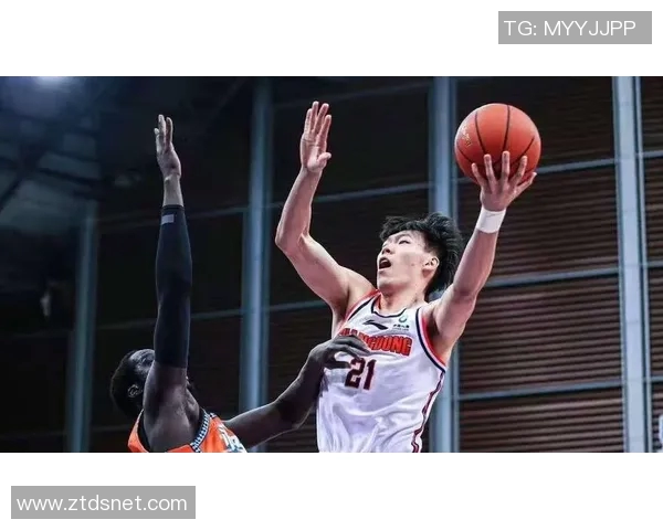 20分大胜欧洲球队！广东全运男篮6连胜，杜锋真厉害，徐杰21分