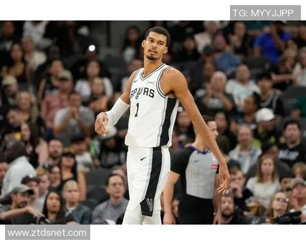 美媒调侃:这群和尚创造了一个怪物,他们到底对文班做了啥 美媒调侃:这群和尚创造了一个怪物,他们到底对文班做了啥